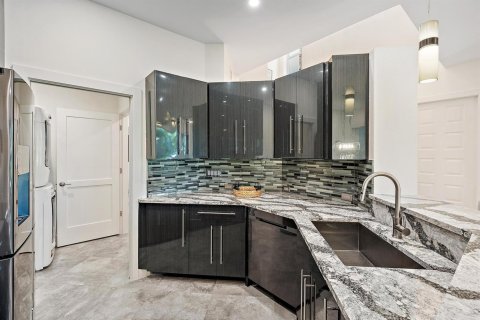 Townhouse in Palm Beach Gardens, Florida 3 bedrooms, 177.44 sq.m. № 2158434 - photo 11