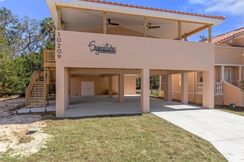 House in Homosassa, Florida 3 bedrooms, 150.97 sq.m. № 1543426 - photo 2