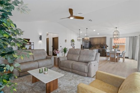 House in Homosassa, Florida 3 bedrooms, 150.97 sq.m. № 1543426 - photo 13
