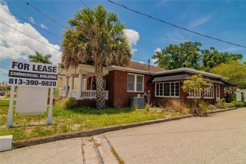 Propiedad comercial en alquiler en Tampa, Florida, 440.45 m2 № 1561607 - foto 1