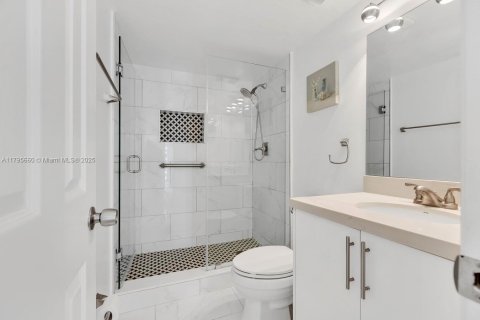 Купить кондоминиум в Майами, Флорида 2 спальни, 113.15м2, № 1862048 - фото 15