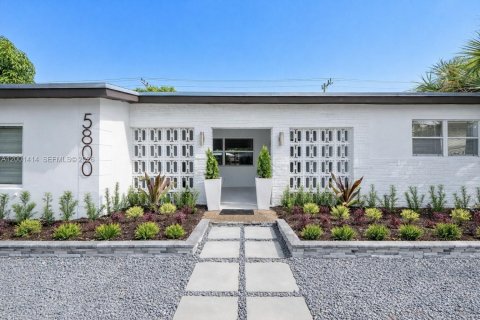 Купить виллу или дом в Форт-Лодердейл, Флорида 4 спальни, 163.32м2, № 2066508 - фото 6