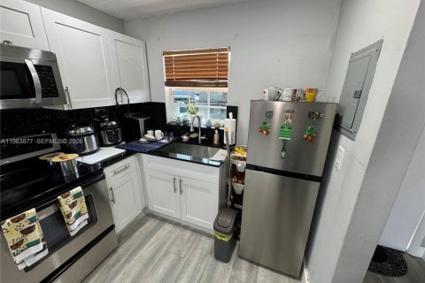 Купить кондоминиум в Хайалиа, Флорида 2 спальни, 81.29м2, № 2047169 - фото 5