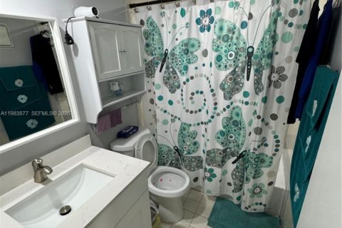 Купить кондоминиум в Хайалиа, Флорида 2 спальни, 81.29м2, № 2047169 - фото 11