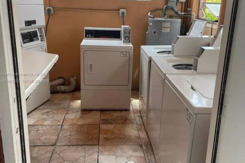 Купить кондоминиум в Хайалиа, Флорида 2 спальни, 81.29м2, № 2047169 - фото 22