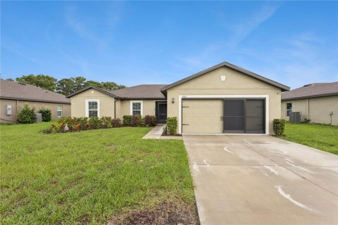 House in Tavares, Florida 3 bedrooms, 157.38 sq.m. № 2339172