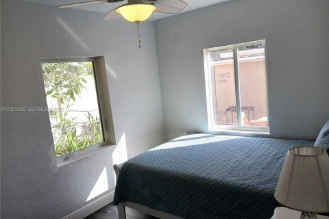 House in Miami, Florida 4 bedrooms, 128.48 sq.m. № 2065228 - photo 14