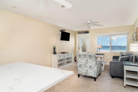 Condominio en venta en Bradenton Beach, Florida, 2 dormitorios, 60.48 m2 № 1782779 - foto 6