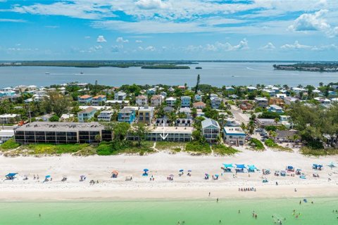 Condominio en venta en Bradenton Beach, Florida, 2 dormitorios, 60.48 m2 № 1782779 - foto 1