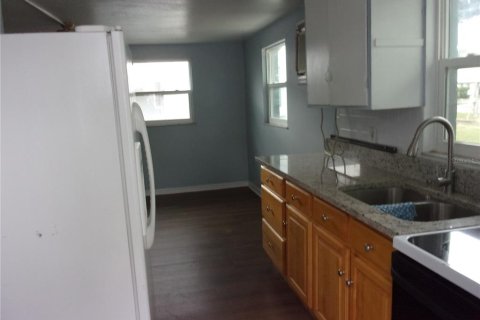 Apartamento en alquiler en Zephyrhills, Florida, 1 dormitorio, 51.1 m2 № 2147891 - foto 5