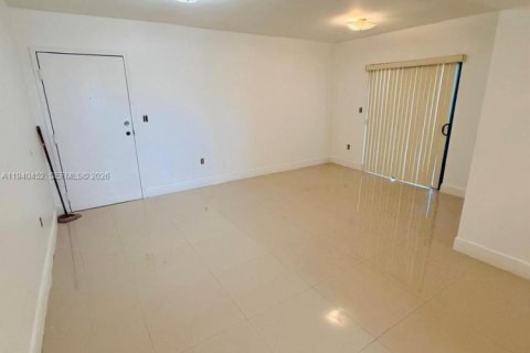 Apartment in Miami, Florida 1 bedroom, 63.17 sq.m. № 1997687 - photo 2