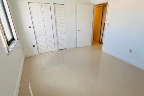 Apartment in Miami, Florida 1 bedroom, 63.17 sq.m. № 1997687 - photo 8