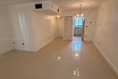 Apartment in Miami, Florida 1 bedroom, 63.17 sq.m. № 1997687 - photo 4