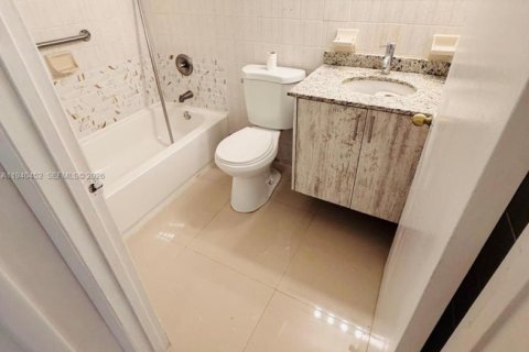 Apartment in Miami, Florida 1 bedroom, 63.17 sq.m. № 1997687 - photo 9