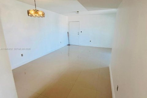 Apartment in Miami, Florida 1 bedroom, 63.17 sq.m. № 1997687 - photo 3
