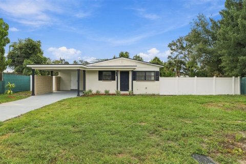 Casa en Tampa, Florida 4 dormitorios, 105.44 m2 № 2361213