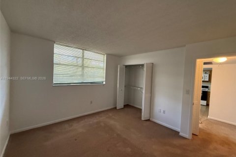 Купить кондоминиум в Пемброк-Пайнс, Флорида 2 спальни, 94.85м2, № 2003360 - фото 5