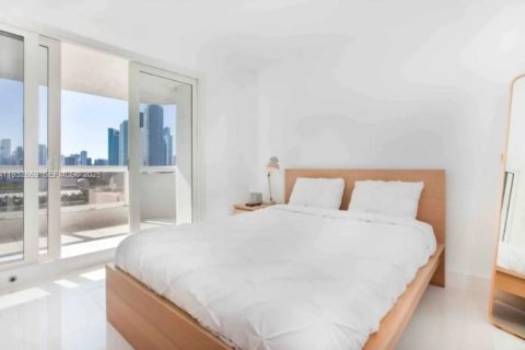 Condo in Miami, Florida, 2 bedrooms № 1991581 - photo 10