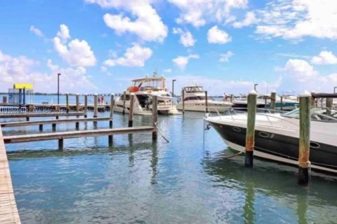 Condo in Miami, Florida, 2 bedrooms № 1991581 - photo 27