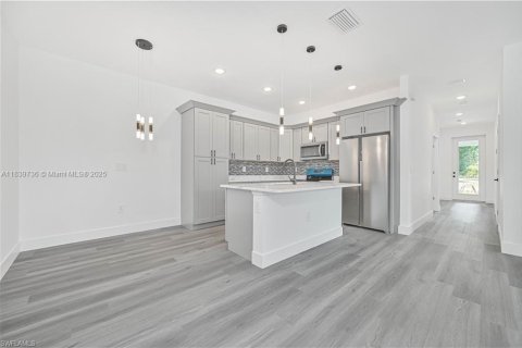 Купить виллу или дом в Форт Майерс, Флорида 4 спальни, № 1957881 - фото 6