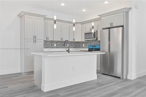 Купить виллу или дом в Форт Майерс, Флорида 4 спальни, № 1957881 - фото 4