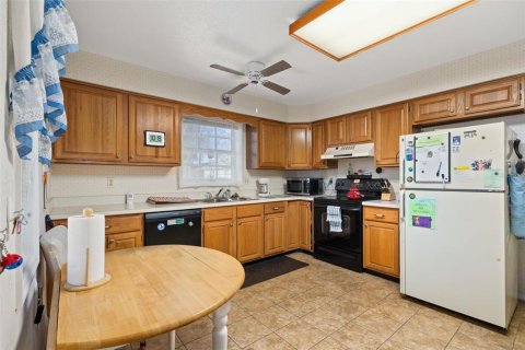 House in Zephyrhills, Florida 2 bedrooms, 133.22 sq.m. № 1716716 - photo 6