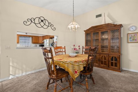 House in Zephyrhills, Florida 2 bedrooms, 133.22 sq.m. № 1716716 - photo 10