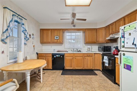 House in Zephyrhills, Florida 2 bedrooms, 133.22 sq.m. № 1716716 - photo 7