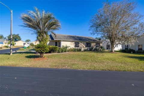 House in Zephyrhills, Florida 2 bedrooms, 133.22 sq.m. № 1716716 - photo 25
