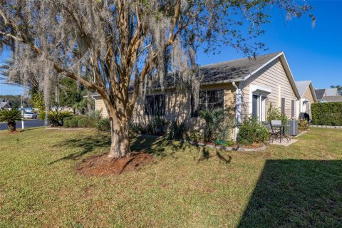 House in Zephyrhills, Florida 2 bedrooms, 133.22 sq.m. № 1716716 - photo 4