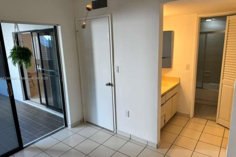 Copropriété à louer à Miami, Floride: 2 chambres, 89.65 m2 № 1957100 - photo 22