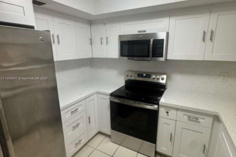 Copropriété à louer à Miami, Floride: 2 chambres, 89.65 m2 № 1957100 - photo 26