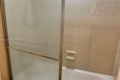 Copropriété à louer à Miami, Floride: 2 chambres, 89.65 m2 № 1957100 - photo 25