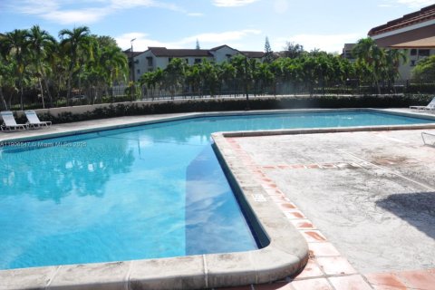 Copropriété à louer à Miami, Floride: 2 chambres, 89.65 m2 № 1957100 - photo 14