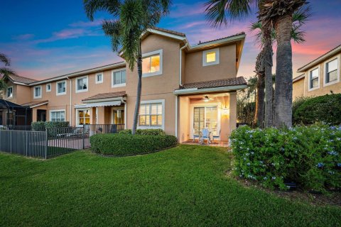 Touwnhouse à vendre à Palm Beach Gardens, Floride: 3 chambres, 211.45 m2 № 2428383 - photo 2