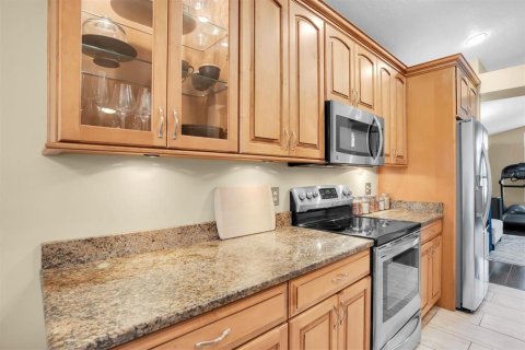 Casa en venta en Brandon, Florida, 4 dormitorios, 183.95 m2 № 1904544 - foto 11
