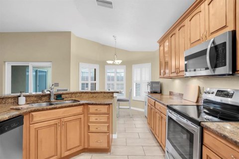 Casa en venta en Brandon, Florida, 4 dormitorios, 183.95 m2 № 1904544 - foto 12