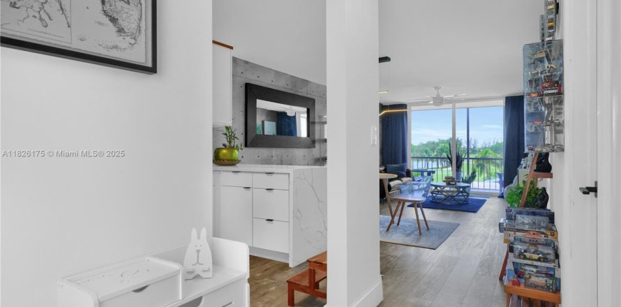 Apartment in Pembroke Pines, Florida 1 bedroom, 74.32 sq.m. № 1794467