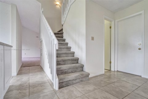 House in Davie, Florida 4 bedrooms, 206.8 sq.m. № 1726401 - photo 28