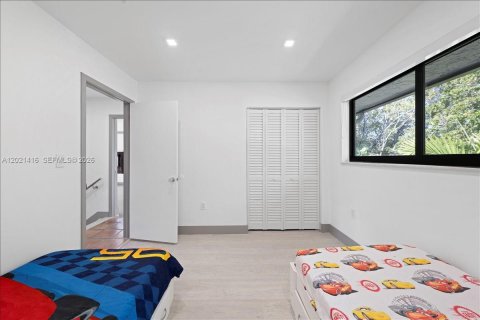 Townhouse in Coral Gables, Florida 3 bedrooms, 121.89 sq.m. № 2086290 - photo 23
