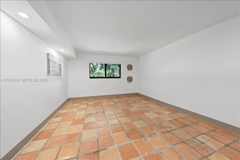 Townhouse in Coral Gables, Florida 3 bedrooms, 121.89 sq.m. № 2086290 - photo 8