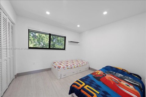 Townhouse in Coral Gables, Florida 3 bedrooms, 121.89 sq.m. № 2086290 - photo 22