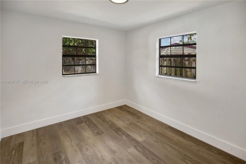 Villa ou maison à vendre à Hollywood, Floride: 4 chambres, 126.35 m2 № 2025102 - photo 23