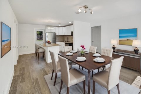 Villa ou maison à vendre à Hollywood, Floride: 4 chambres, 126.35 m2 № 2025102 - photo 4