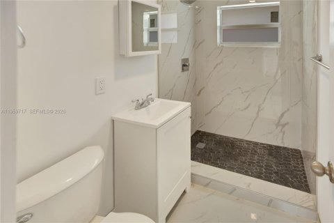 Villa ou maison à vendre à Hollywood, Floride: 4 chambres, 126.35 m2 № 2025102 - photo 25