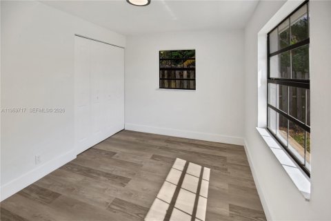 Villa ou maison à vendre à Hollywood, Floride: 4 chambres, 126.35 m2 № 2025102 - photo 22