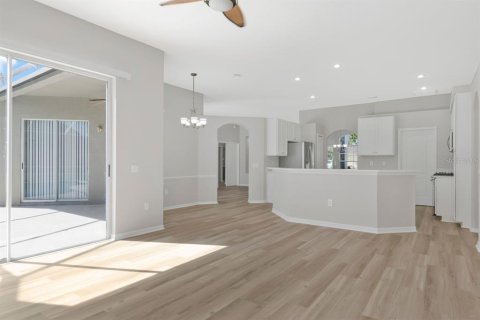 Casa en venta en Wesley Chapel, Florida, 4 dormitorios, 220.36 m2 № 2377461 - foto 17