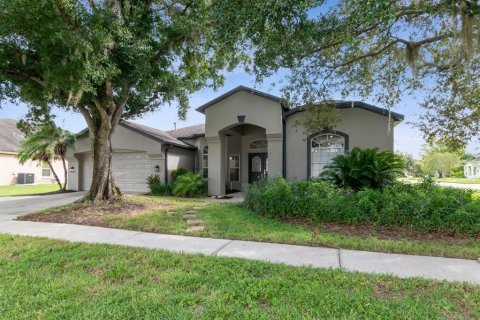 Casa en venta en Wesley Chapel, Florida, 4 dormitorios, 220.36 m2 № 2377461 - foto 2