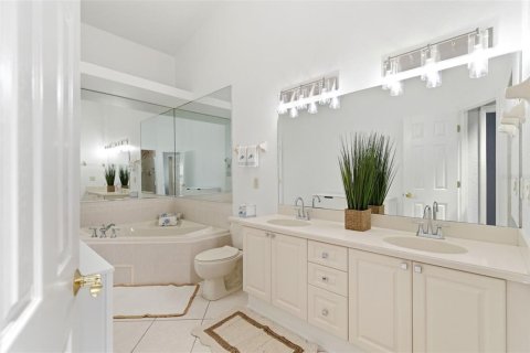 Townhouse in Oldsmar, Florida 3 bedrooms, 170.38 sq.m. № 2196067 - photo 27