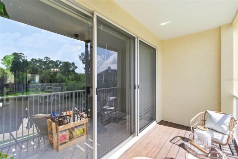 Townhouse in Oldsmar, Florida 3 bedrooms, 170.38 sq.m. № 2196067 - photo 11